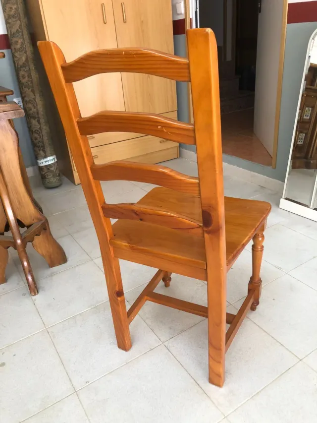 Mesa comedor madera maciza + 6 sillas. URGE