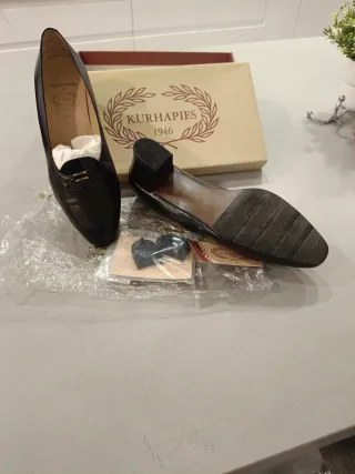 Zapatos negros Kurhapies
