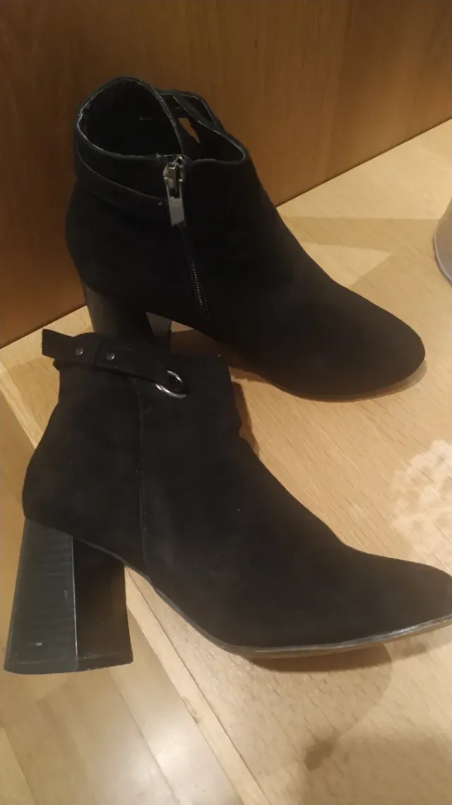 Botines ante negro tacón