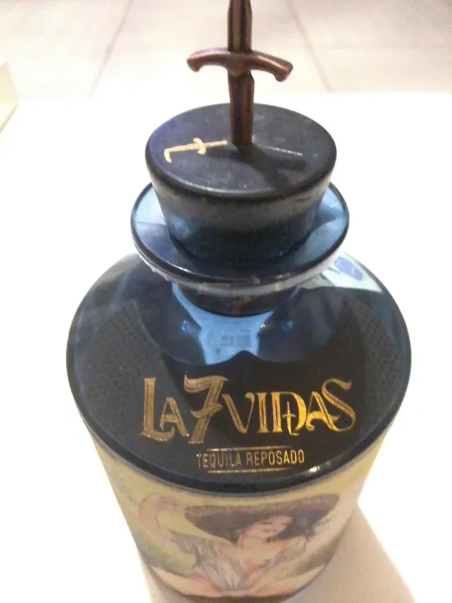Bottiglia vuota La 7 Vidas Tequila Reposado