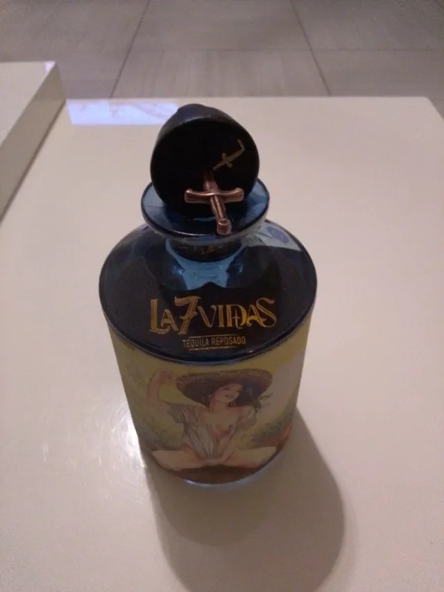Bottiglia vuota La 7 Vidas Tequila Reposado