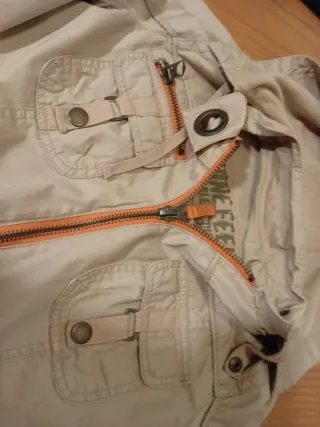 Chaqueta Bershka Beige con Capucha