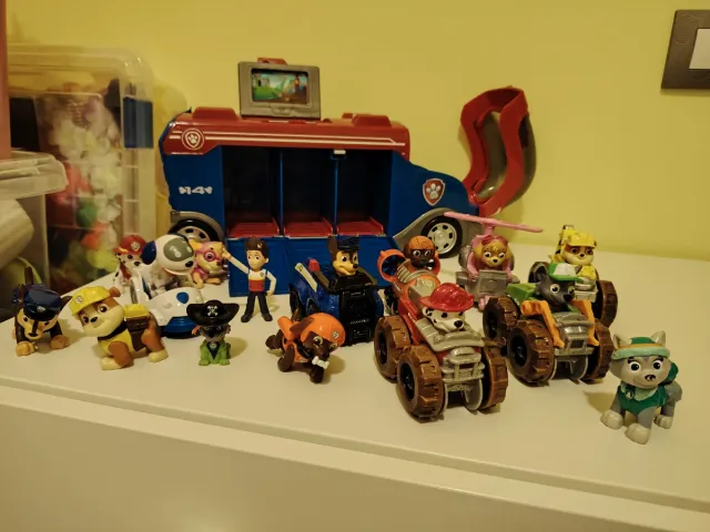 Camión Patrulla Canina con Figuras