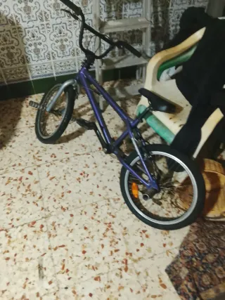 Bicicleta BMX morada