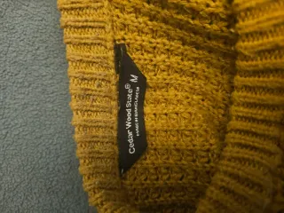 Jersey de invierno amarillo chico