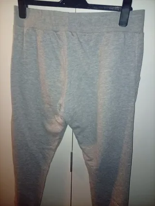 Pantalón Nike Gris