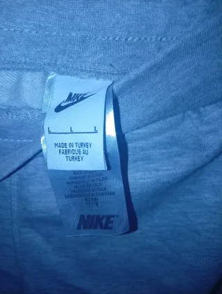 Pantalón Nike Gris