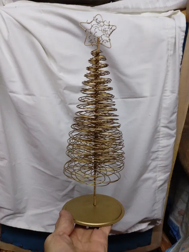 Mini árvore de Natal dourada