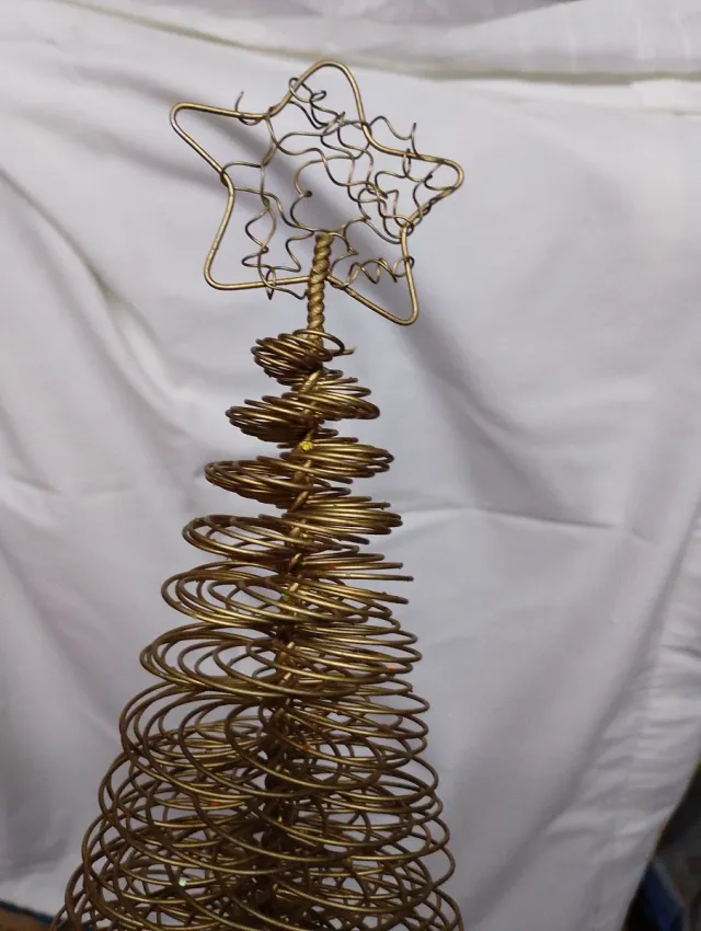 Mini árvore de Natal dourada