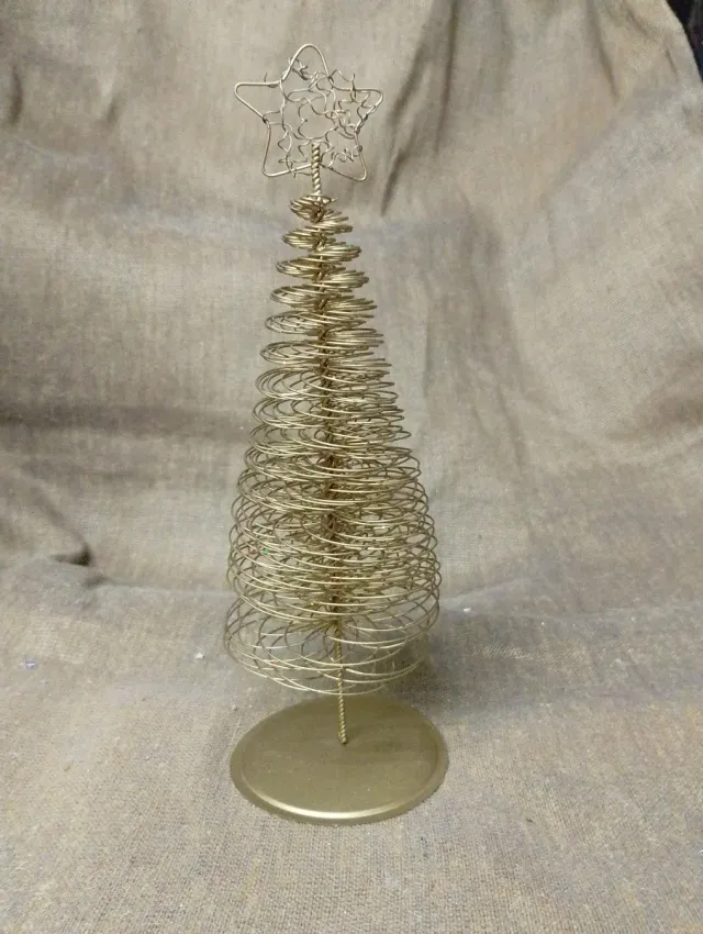 Mini árvore de Natal dourada