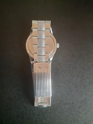 Reloj Vostok Vintage Plata y Blanco