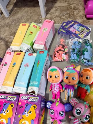 Lotto 51 Giocattoli: Care Bears, Cry Babies, lego