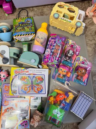 Lotto 51 Giocattoli: Care Bears, Cry Babies, lego