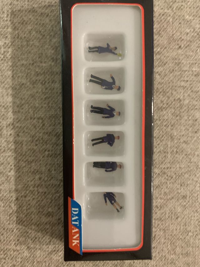 Figuras Datank Hombres Traje