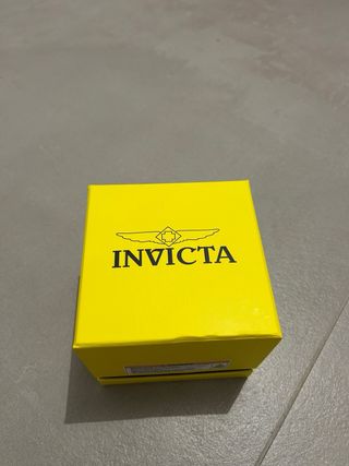 Reloj Invicta Mujer Dorado y Gris