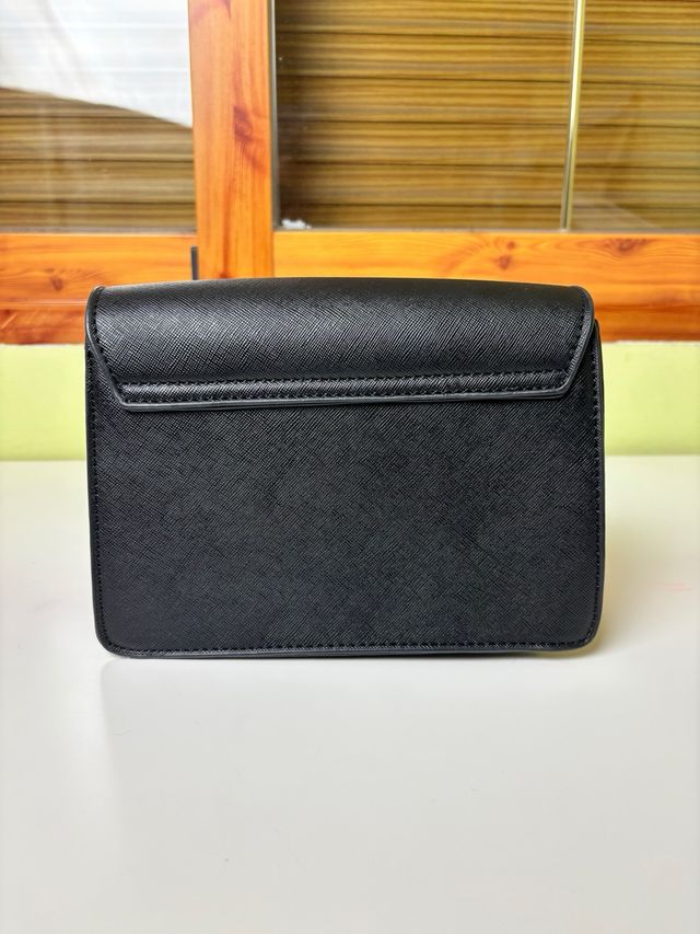 Bolso True Trussardi piel negra con cadena dorada