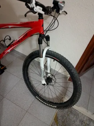 Bicicleta Specialized Rockhopper Roja