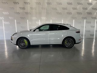 Porsche Cayenne Turbo S E-Hybrid Coupe 550cv