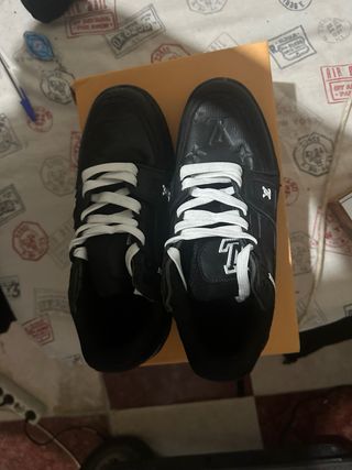 Zapatos Louis Vuitton Negros y Blancos