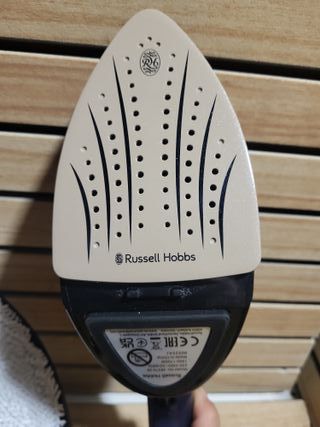 Plancha Vertical Russell Hobbs 2 Accesorios