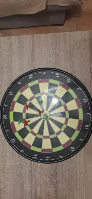 Diana de dardos con dardos