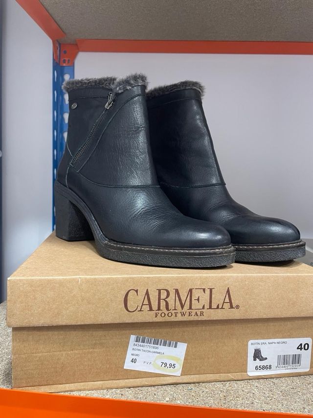 Botines CARMELA Negros Tacon Talla 40