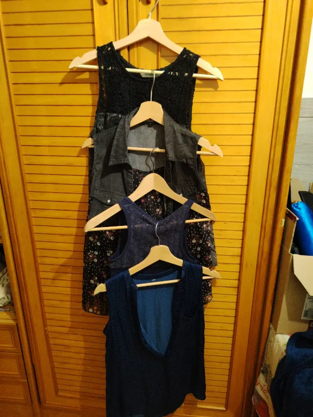 Lote 4 camisas sin mangas