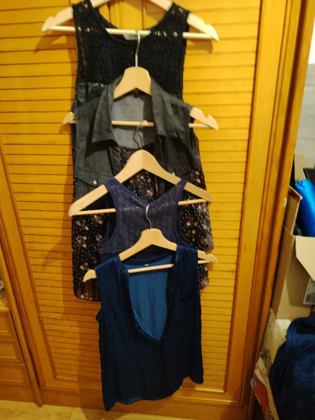 Lote 4 camisas sin mangas