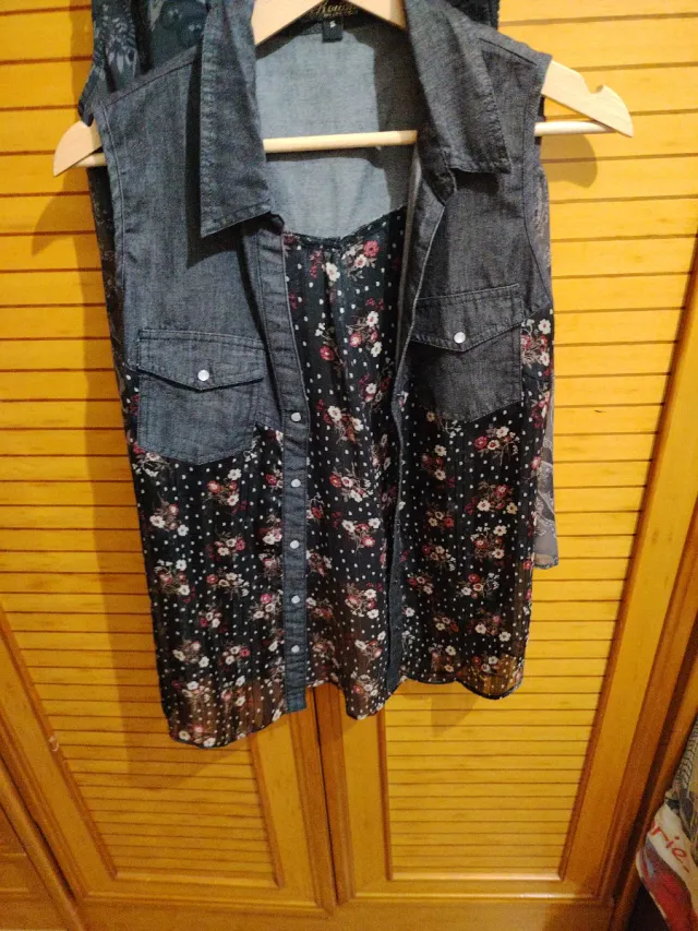 Lote 4 camisas sin mangas