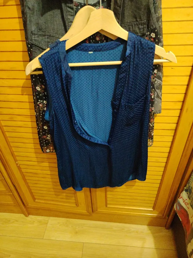 Lote 4 camisas sin mangas