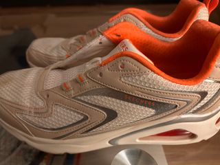 Zapatillas Skechers Talla 40 Beige y Naranja