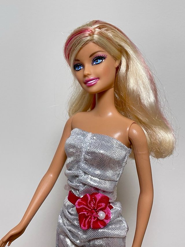 Barbie Halloween Treat Vestido Largo Plateado