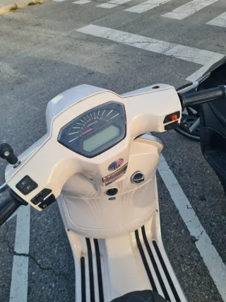 UM Chill 49cc Scooter 2020