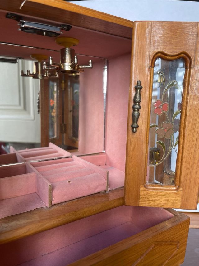 Joyero musical de madera