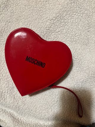 Pochette Moschino a forma di cuore rossa
