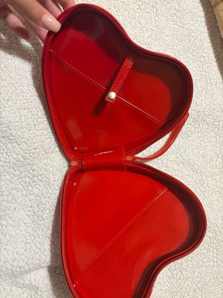 Pochette Moschino a forma di cuore rossa