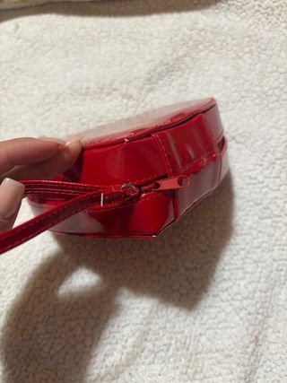 Pochette Moschino a forma di cuore rossa