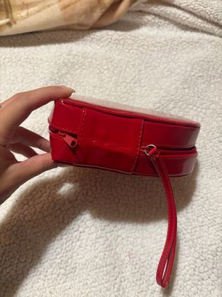Pochette Moschino a forma di cuore rossa