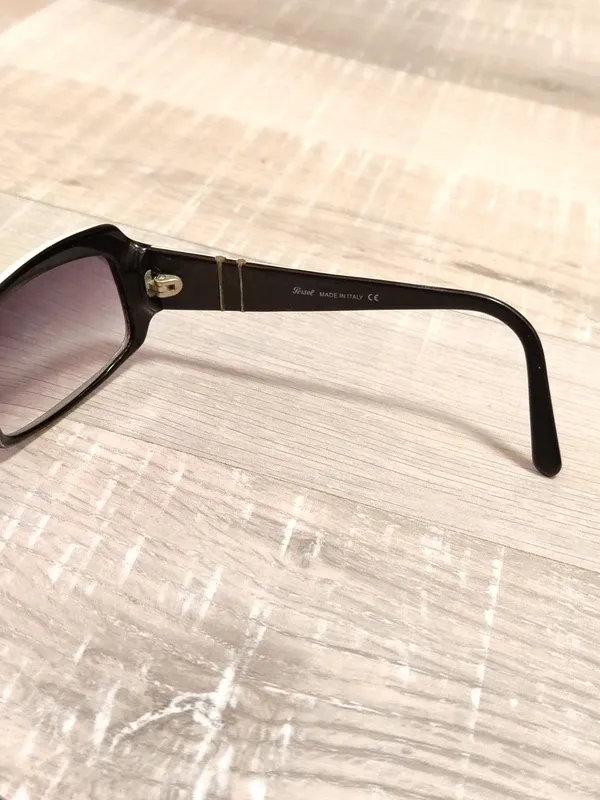 Occhiali da sole Persol neri + Custodia