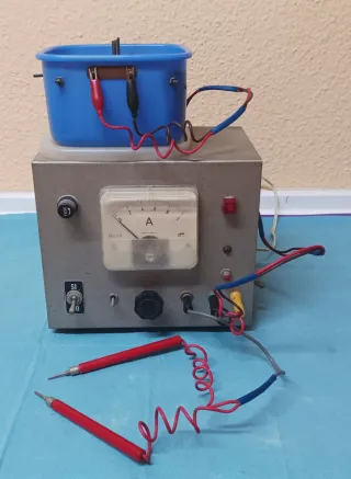 Máquina de Galvanoplastia con Amperímetro