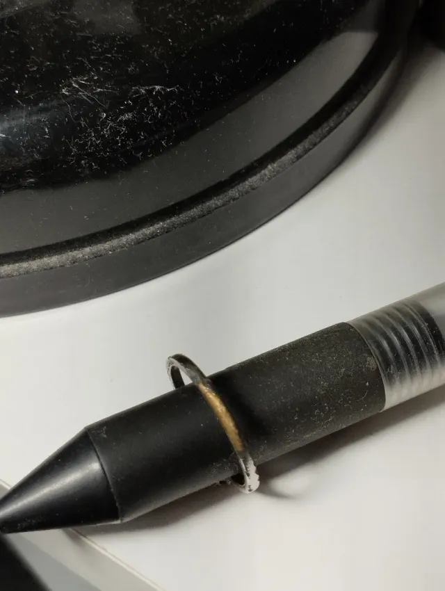 Anillo Swarovski desgastado