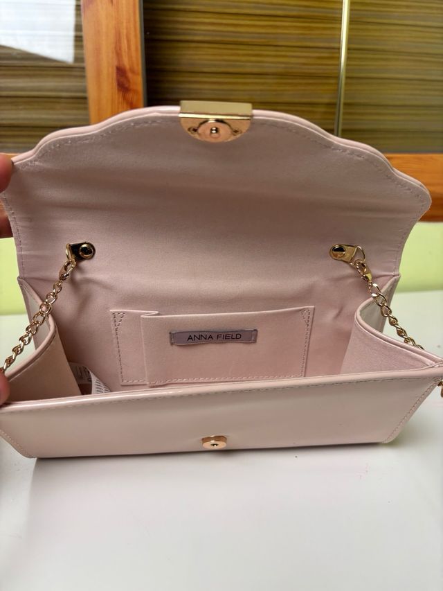 Bolso Clutch Anna Field Cadena Dorada