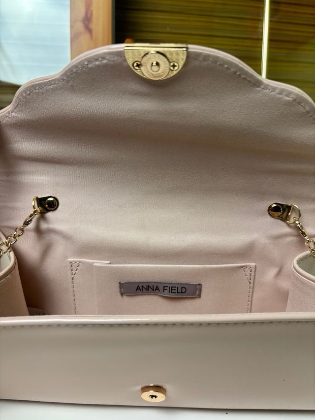 Bolso Clutch Anna Field Cadena Dorada