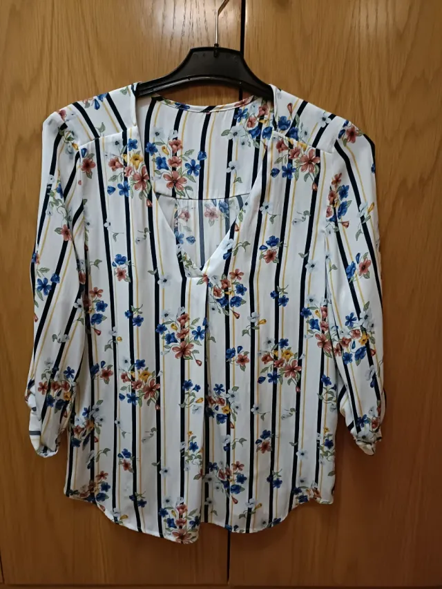 Camisa satinada estampada flores
