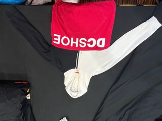 Sudadera DC Shoes bicolor negra y blanca roja