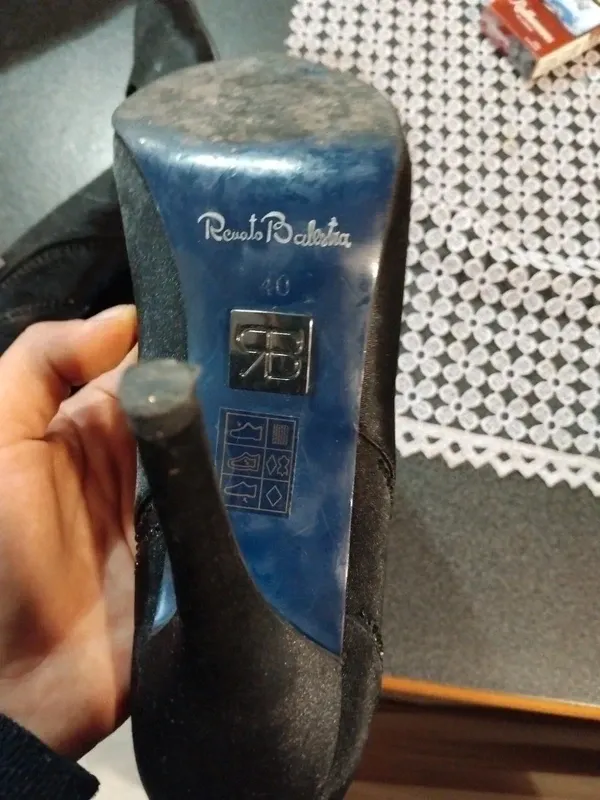 Tacchi neri eleganti