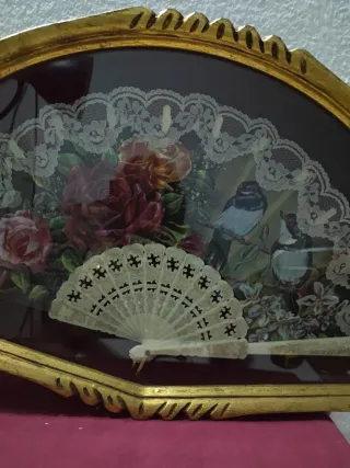 Abaniquera de madera decorada