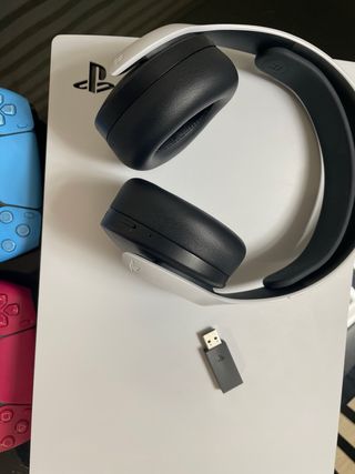 Consola PS5 + Auriculares y 2 Mandos