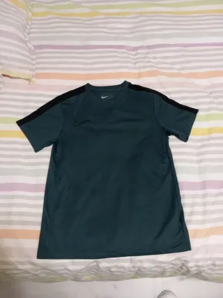 Camiseta Nike verde agua deporte T. 147-158cm