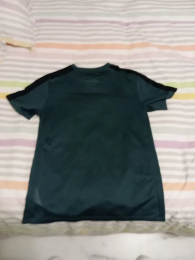 Camiseta Nike verde agua deporte T. 147-158cm